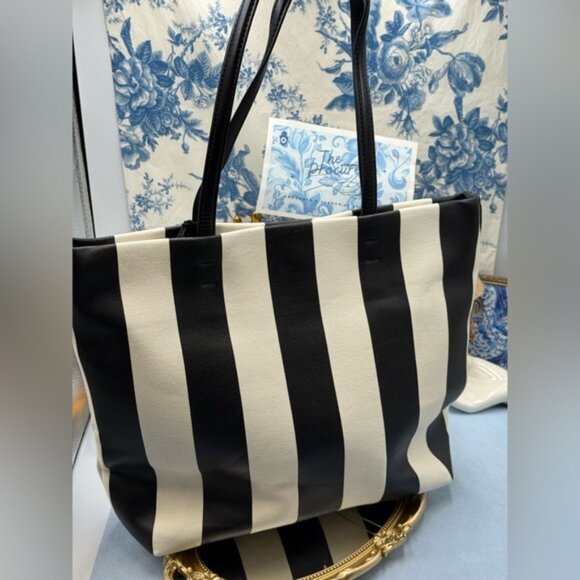 🆕 KARL LAGERFELD PARIS 🧿 NWT Hotel Beach Stripe Tote, Black & White - Picture 6 of 15